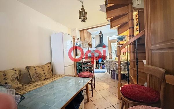 Appartement à vendre    3 pièces • 82 m2 Paris 10