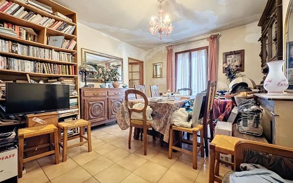 Appartement à vendre    3 pièces • 82 m2 Paris 10