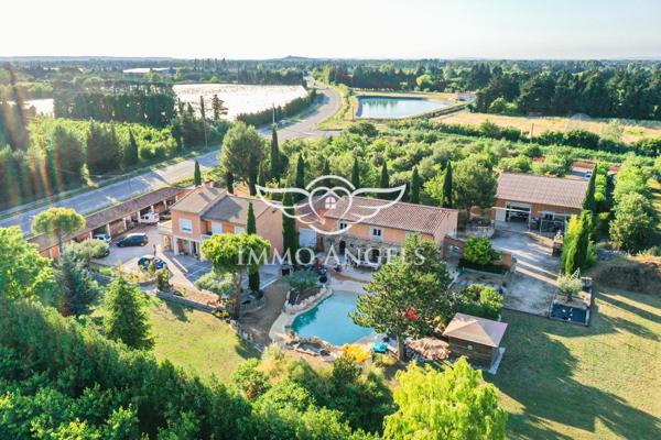 Propriété d'exception avec 2 habitations, dépendances et 10700 m2 de terrain