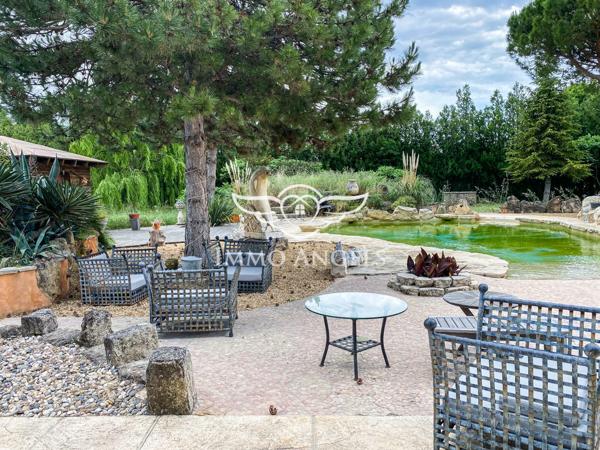 Propriété d'exception avec 2 habitations, dépendances et 10700 m2 de terrain