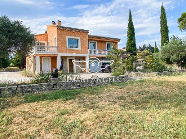 Propriété d'exception avec 2 habitations, dépendances et 10700 m2 de terrain