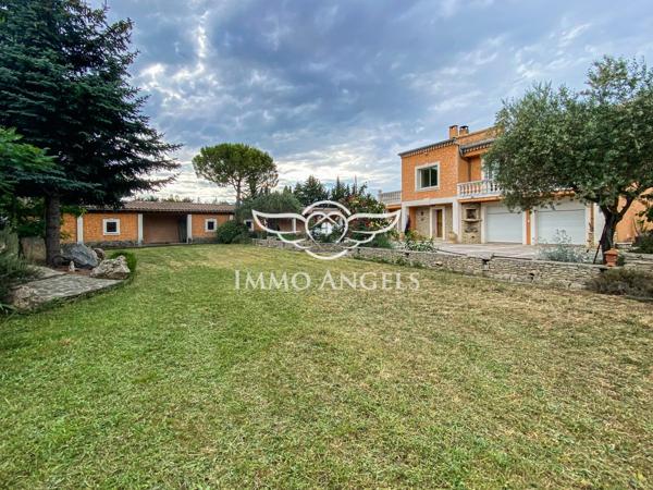 Propriété d'exception avec 2 habitations, dépendances et 10700 m2 de terrain