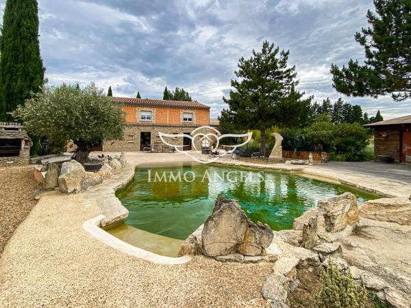 Propriété d'exception avec 2 habitations, dépendances et 10700 m2 de terrain