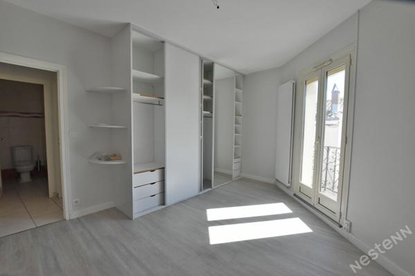 Rare à Bergerac : local commercial + appartement 4 chambres avec garage et extérieur !