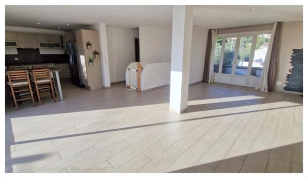 Maison à vendre 5 pièces (06)