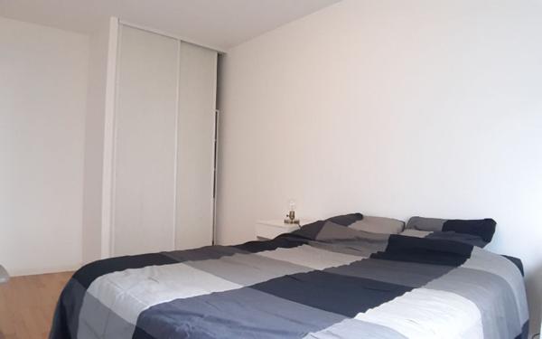 Appartement à louer    2 pièces • 41,76 m2 Issy-les-Moulineaux