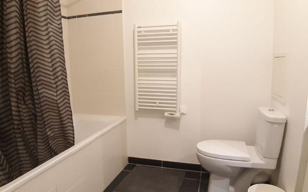 Appartement à louer    2 pièces • 41,76 m2 Issy-les-Moulineaux