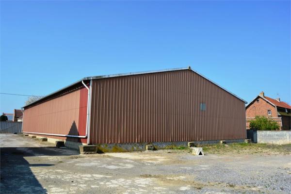Dpt Nord (59), à louer CANTAING SUR ESCAUT Bâtiment 600 m² - Plain pied - Parking 1100 m² clos