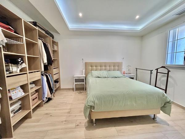 Maison à vendre 12 pièces PUGET SUR ARGENS (83)