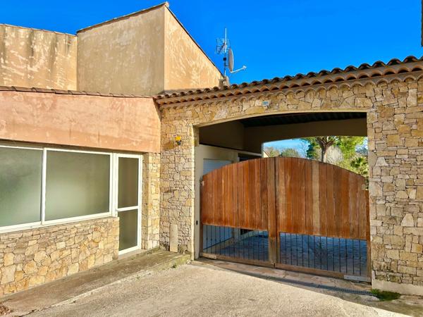 Maison à vendre 12 pièces PUGET SUR ARGENS (83)
