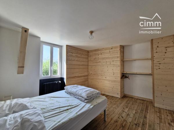 Grande maison familiale rénovée de 181 m² avec dépendances et fort potentiel d'aménagement
