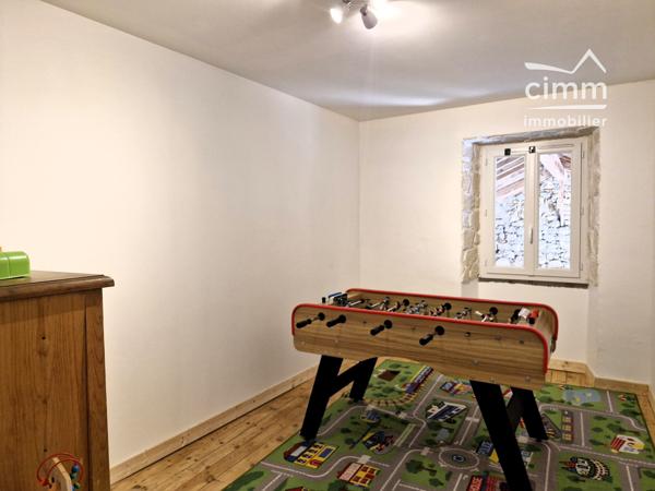 Grande maison familiale rénovée de 181 m² avec dépendances et fort potentiel d'aménagement