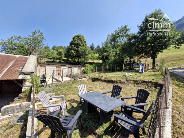 Grande maison familiale rénovée de 181 m² avec dépendances et fort potentiel d'aménagement