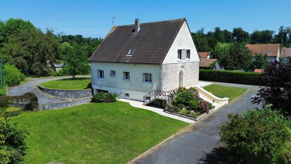 Vaste maison de 198 m² habitable avec sous-sol total