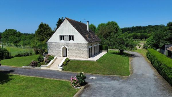 Vaste maison de 198 m² habitable avec sous-sol total