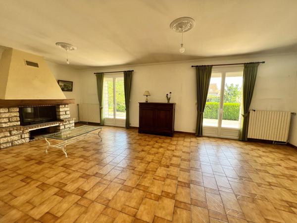 Vaste maison de 198 m² habitable avec sous-sol total