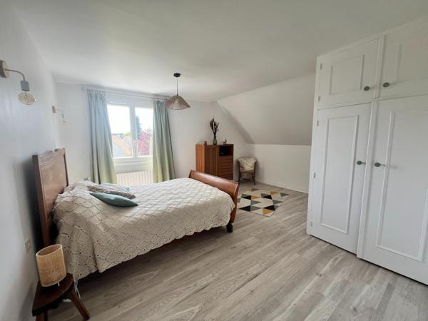 Vaste maison de 198 m² habitable avec sous-sol total