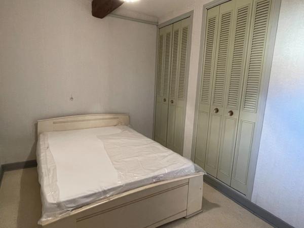 MAISON DE VILLE AVEC JARDIN, GARAGE ET DEPENDANCES