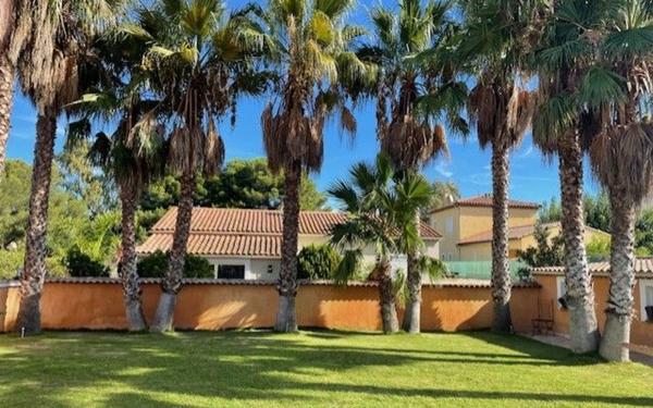 Maison à vendre    6 pièces •  Six-Fours-les-Plages