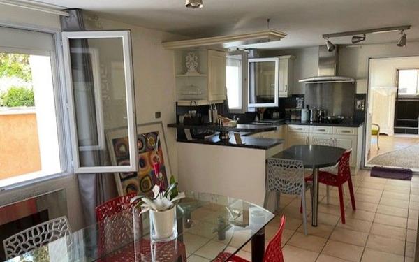 Maison à vendre    6 pièces •  Six-Fours-les-Plages