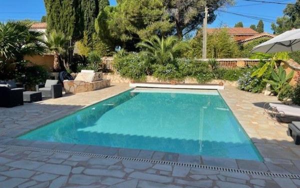 Maison à vendre    6 pièces •  Six-Fours-les-Plages