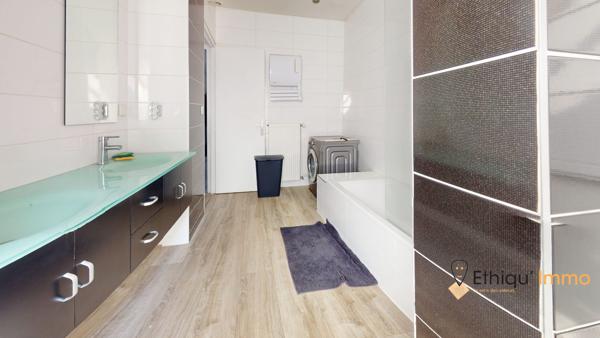 Grande Maison individuelle de 390 m2 sur splendide terrain de