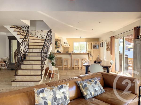 Maison à vendre  9 pièces - 246 m 2   ST PIERRE D IRUBE  - 64
