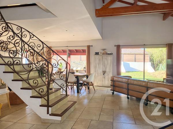 Maison à vendre  9 pièces - 246 m 2   ST PIERRE D IRUBE  - 64