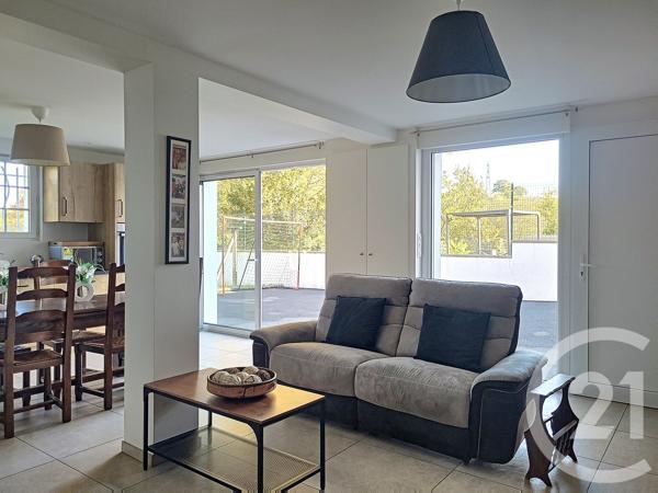 Maison à vendre  9 pièces - 246 m 2   ST PIERRE D IRUBE  - 64
