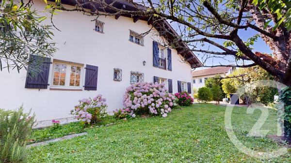Maison à vendre  9 pièces - 246 m 2   ST PIERRE D IRUBE  - 64