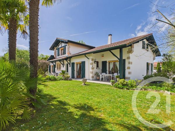 Maison à vendre  9 pièces - 246 m 2   ST PIERRE D IRUBE  - 64