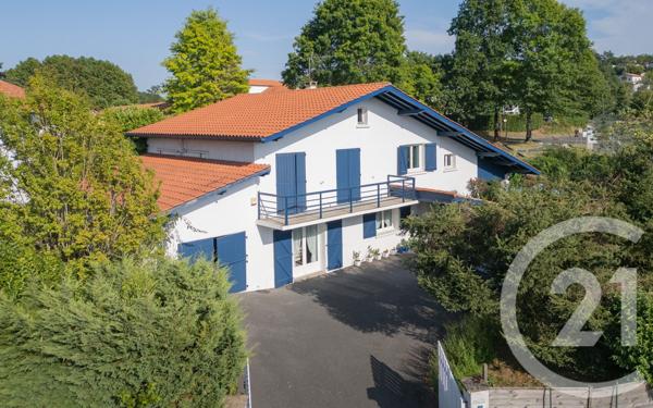 Maison à vendre  9 pièces - 246 m 2   ST PIERRE D IRUBE  - 64