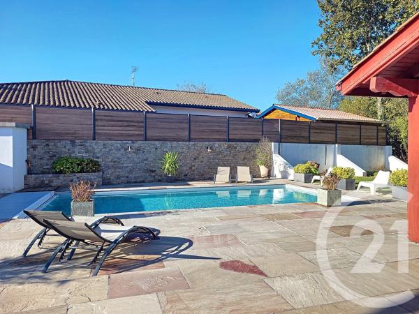 Maison à vendre  9 pièces - 246 m 2   ST PIERRE D IRUBE  - 64