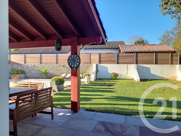 Maison à vendre  9 pièces - 246 m 2   ST PIERRE D IRUBE  - 64