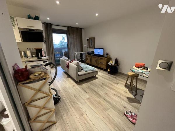 Appartement T2  centre Uzès avec place de parking