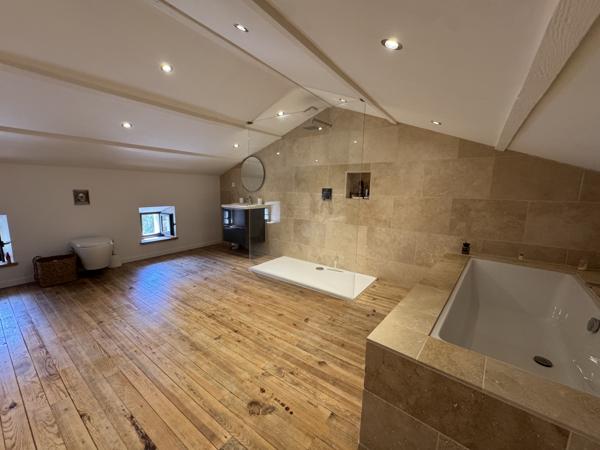 Maison de caractère 186 m² habitables – Terrain de 7 419 m² en partie constructible