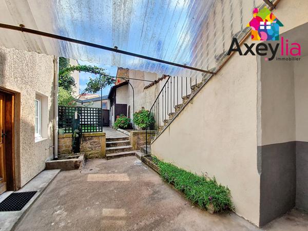 Charlieu (42190) A VENDRE - MAISON AVEC JARDIN ET GARAGE - CENTRE CHARLIEU
