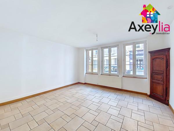 Charlieu (42190) A VENDRE - MAISON AVEC JARDIN ET GARAGE - CENTRE CHARLIEU