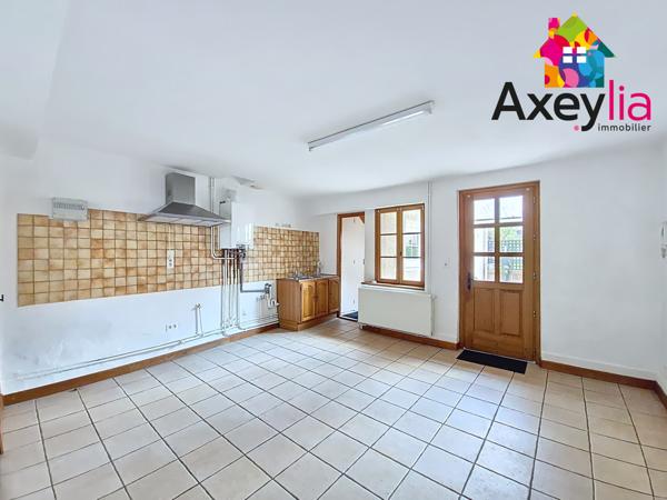 Charlieu (42190) A VENDRE - MAISON AVEC JARDIN ET GARAGE - CENTRE CHARLIEU