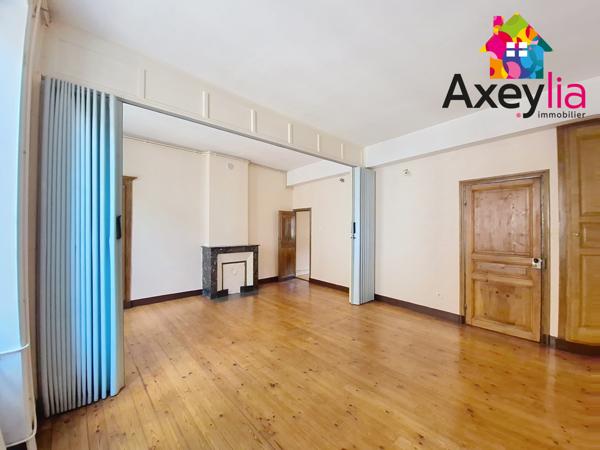 Charlieu (42190) A VENDRE - MAISON AVEC JARDIN ET GARAGE - CENTRE CHARLIEU