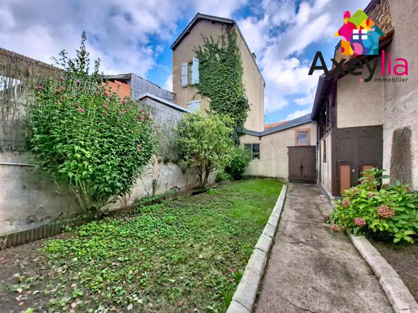 Charlieu (42190) A VENDRE - MAISON AVEC JARDIN ET GARAGE - CENTRE CHARLIEU