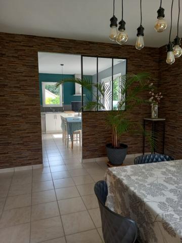 Maison à vendre à Cholet - 6 pièces, 4 chambres, très bon état