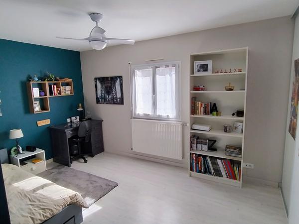 Maison à vendre à Cholet - 6 pièces, 4 chambres, très bon état