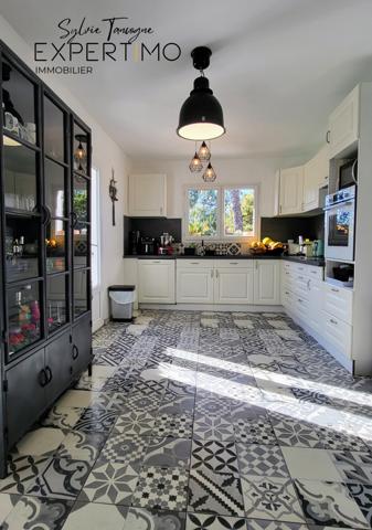 Montarnaud (34570) Propriété de 305 m2 habitables