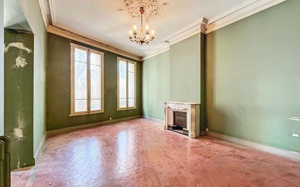 Appartement à vendre    4 pièces • 152 m2 Avignon