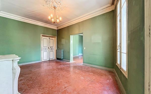 Appartement à vendre    4 pièces • 152 m2 Avignon