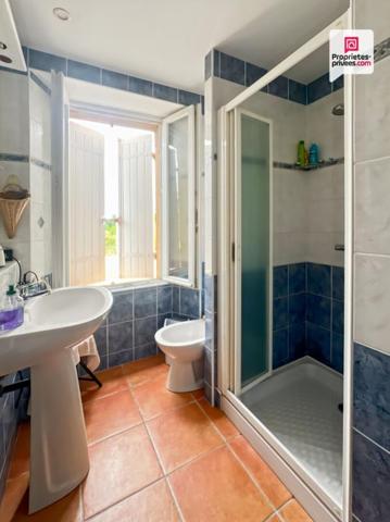 Ancienne ferme avec 2 maisons - étable - séchoir - 2 hangars - 22 hectares