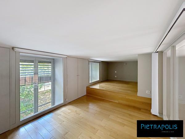 Appartement T3 de  56m2 (66m2 au sol) a deux pas de la Croix Rousse