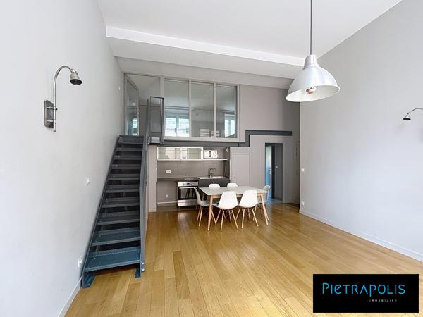 Appartement T3 de  56m2 (66m2 au sol) a deux pas de la Croix Rousse