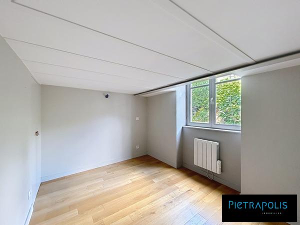 Appartement T3 de  56m2 (66m2 au sol) a deux pas de la Croix Rousse